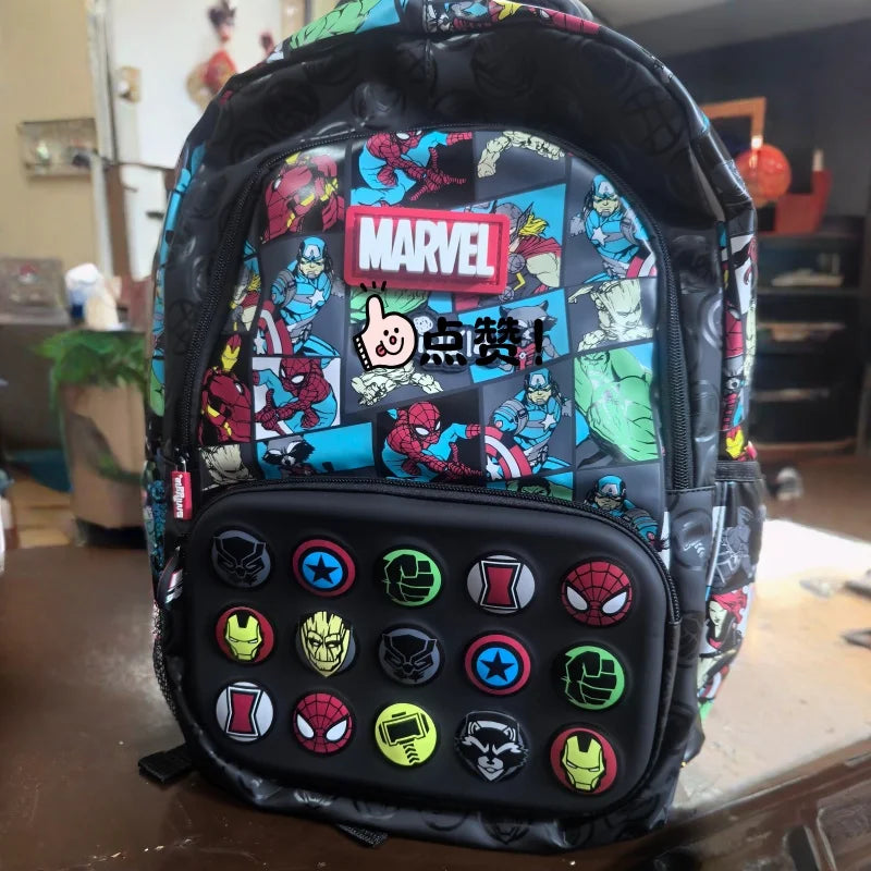 Mochila Marvel Multi-Héroes - Insignias Vengadores Extraíbles