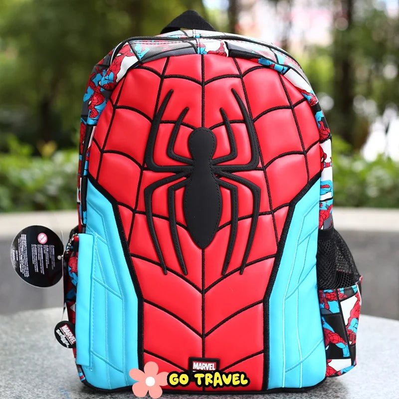 Mochila Marvel Multi-Héroes - Insignias Vengadores Extraíbles