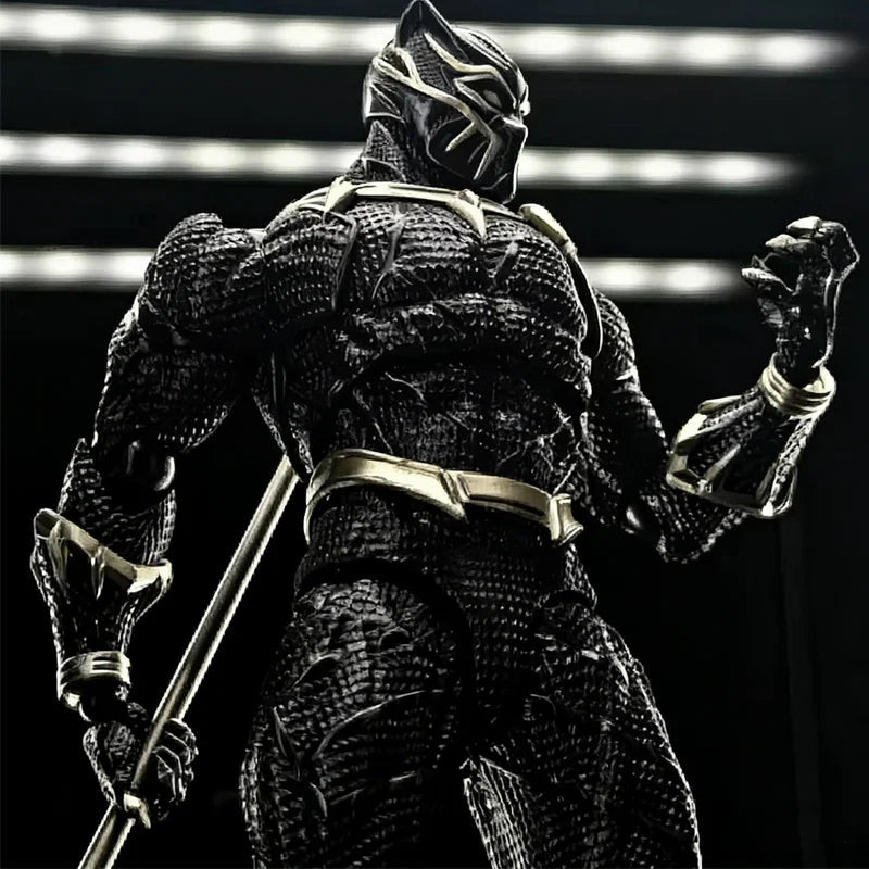 Figurine Black Panther 3.0 Articulée - Texture Écailles Doré Lance Décor