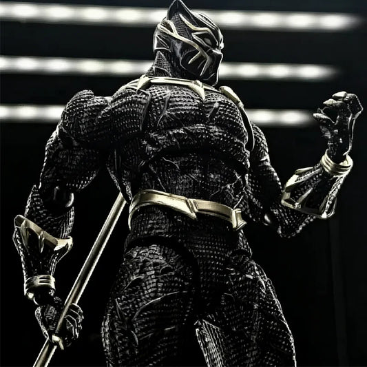 Figurine Black Panther 3.0 Articulée - Texture Écailles Doré Lance Décor