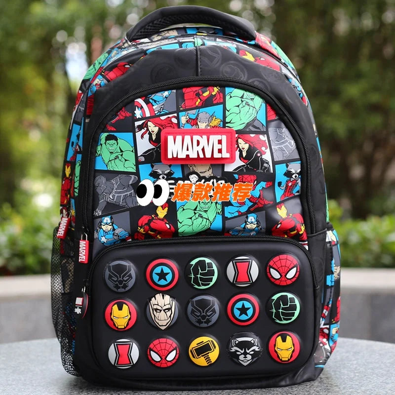 Mochila Marvel Multi-Héroes - Insignias Vengadores Extraíbles
